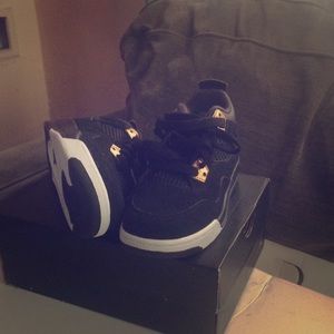 Jordans size 11 black and gold